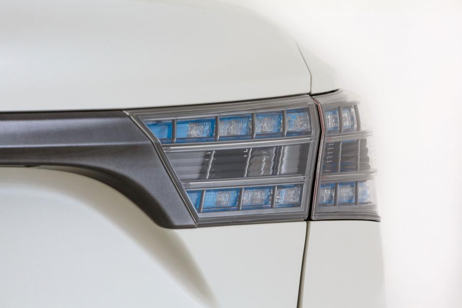 Детали экстерьера Toyota Avalon HV Edition 2012 года  (фото 10 из 11)